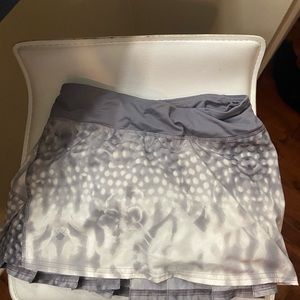 Lululemon skirt size 2
